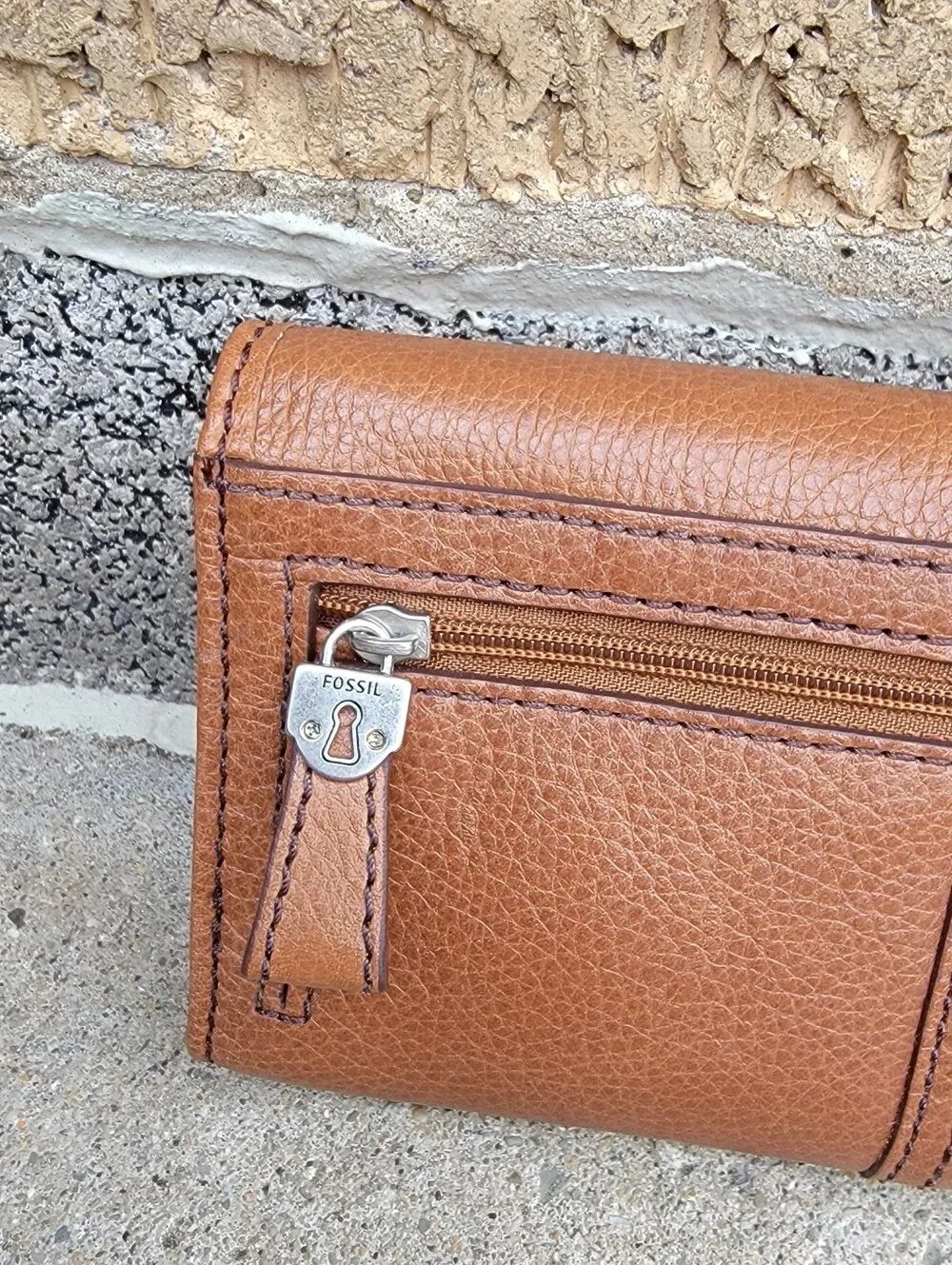 NWT Fossil Maddox Chestnut Cognac Brown Leather Trifold Clutch Wallet